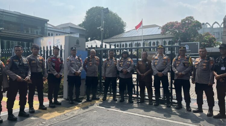 Polri Amankan Misa Kenaikan Isa Al Masih di Gereja Katedral, Ribuan Jemaat Beribadah dengan Aman dan Khidmat