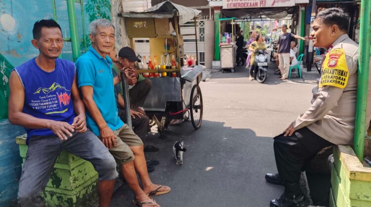 Langkah Humanis Bhabinkamtibmas, Menghadirkan Rasa Aman Hingga ke Lingkungan Warga