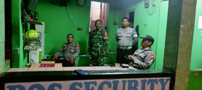 
					Patroli Ops Cipta Kondisi Polsek Metro Tanah Abang Antisipasi Tawuran dan Gangguan Kamtibmas