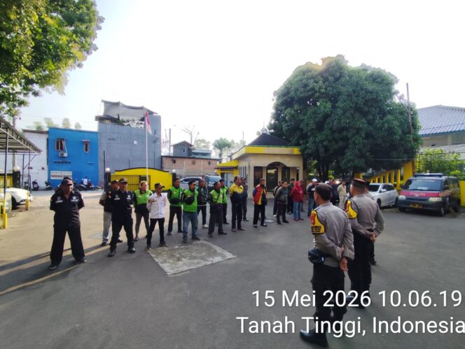 
					Jumat Barokah, Polsek Johar Baru Bersama Sabuk Kamtibmas Perkuat Sinergi Jaga Keamanan Wilayah