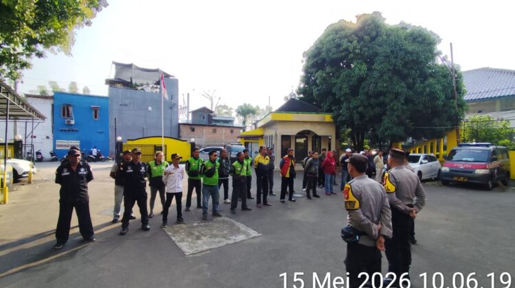 Jumat Barokah, Polsek Johar Baru Bersama Sabuk Kamtibmas Perkuat Sinergi Jaga Keamanan Wilayah