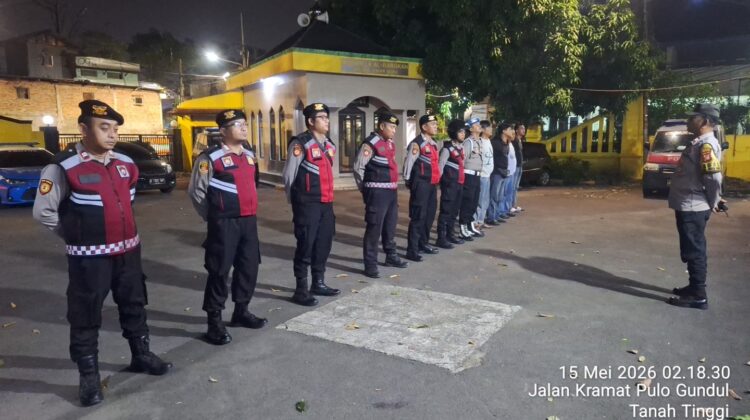 Padal Pimpin Apel Dini Hari, Polsek Johar Baru Perkuat Patroli Cegah Tawuran dan Kejahatan Jalanan