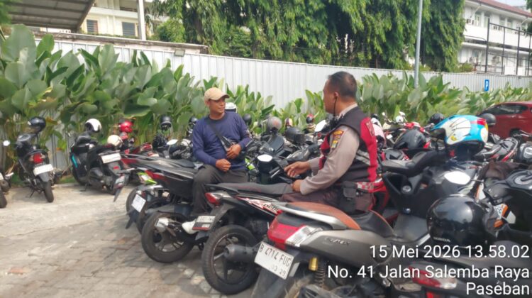 Polisi Gelar Patroli Dialogis di Resto Cepat Saji Salemba Raya, Imbau Warga Waspadai Curanmor