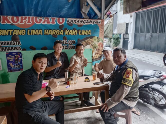 
					Bhabinkamtibmas Karang Anyar Perkuat Sinergi dengan Potensi Masyarakat Dengan Semangat SABUK Kamtibmas