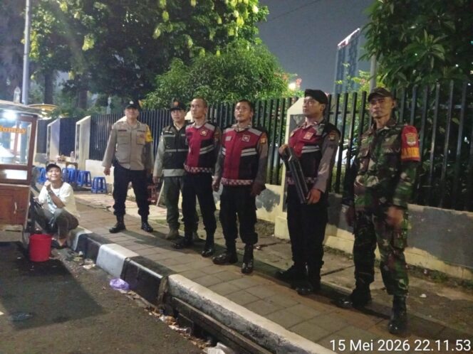
					Patroli Gabungan 3 Pilar, Polsek Senen Gelar Ops Cipta Kondisi Antisipasi Gangguan Kamtibmas