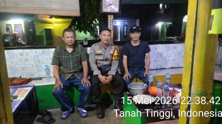 Perkuat Kewaspadaan Lingkungan, Polisi Sambangi Satkamling RW 11 Tanah Tinggi