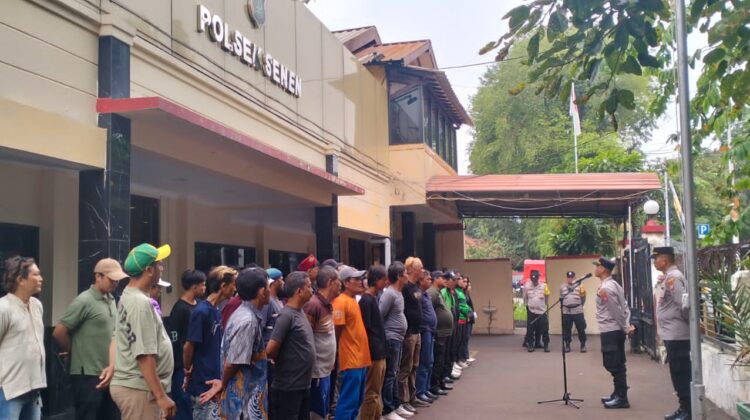 Polsek Senen Gelar Jumat Berkah dan Apel Sabuk Kamtibmas, Perkuat Sinergi Warga Jaga Jakarta