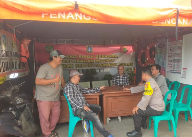 
					Bhabinkamtibmas Kramat dan FKDM Perkuat Koordinasi Harkamtibmas di Wilayah Senen