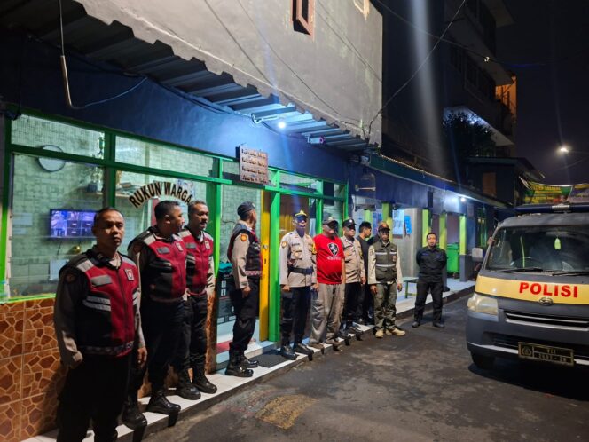 
					Patroli Gabungan Tiga Pilar, Polsek Senen Antisipasi Gangguan Kamtibmas di Sejumlah Titik Rawan