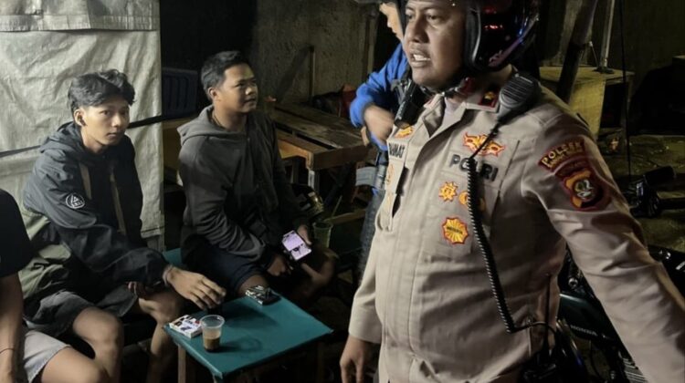 Patroli Bermotor Malam Panjang, Kapolsek Sawah Besar Pimpin Langsung 16 Personel Antisipasi Tawuran dan Kejahatan Jalanan