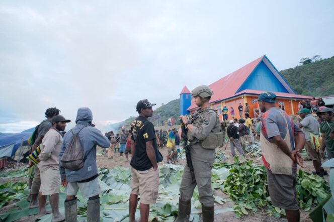 
					Satgas Ops Damai Cartenz 2026 Amankan Peresmian Gereja di Kiwirok, Wujudkan Ibadah Aman dan Penuh Kedamaian