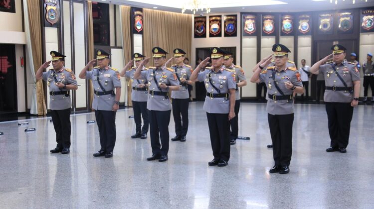 Kapolri Pimpin Pelantikan dan Sertijab Sejumlah PJU Mabes Polri dan Kapolda