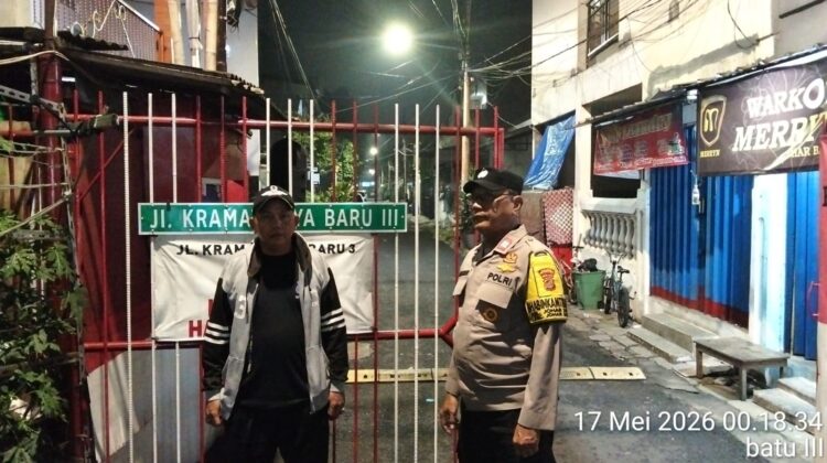 Patroli Dini Hari, Polisi Sambangi Poskamling RW 01 dan Ajak Warga Tingkatkan Kewaspadaan
