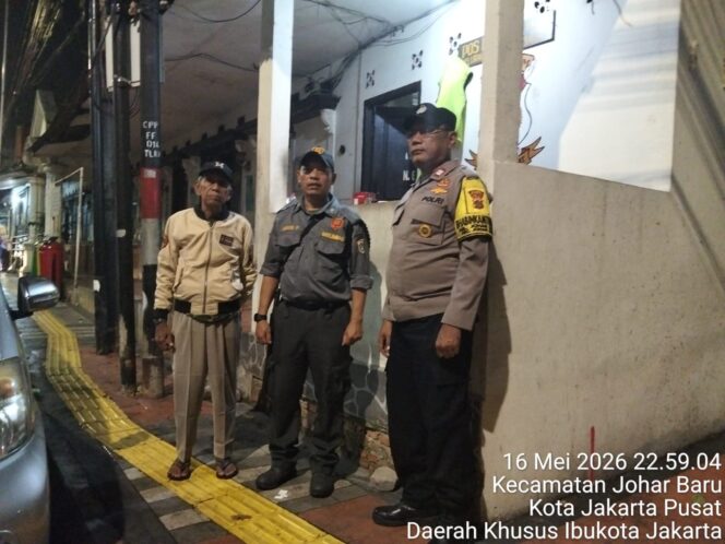 
					Sambangi Poskamling RW 07, Polisi Perkuat Kewaspadaan dan Ajak Warga Jaga Kamtibmas