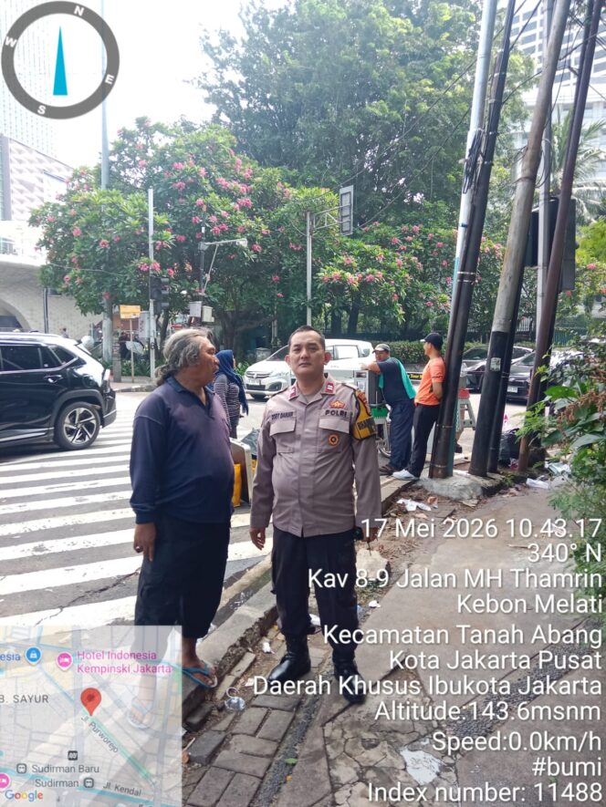 
					Patroli Dialogis di Jalan Blora, Bhabinkamtibmas Menteng Ajak Ojol dan Warga Waspada Kejahatan Jalanan