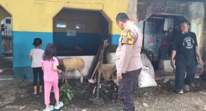 
					Bhabinkamtibmas Menteng Sambangi Pedagang Hewan Kurban, Imbau Jaga Keamanan dan Kebersihan