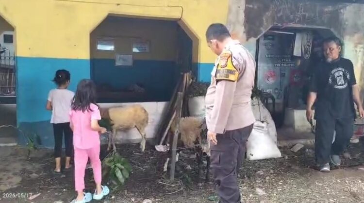 Bhabinkamtibmas Menteng Sambangi Pedagang Hewan Kurban, Imbau Jaga Keamanan dan Kebersihan