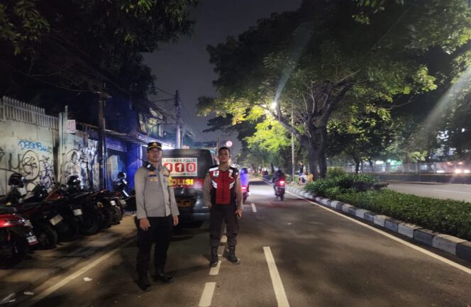 
					Tak Beri Ruang Pelaku Kejahatan, Patroli Malam Polsek Kemayoran Sisir Titik Rawan