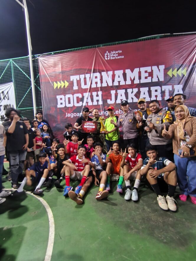 
					Polsek Metro Tanah Abang Bersama Tiga Pilar Petamburan Kawal Turnamen “Bola Bocah Jakarta” untuk Pembinaan Generasi Muda