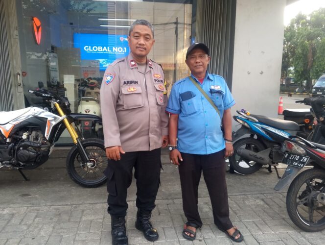 
					Bhabinkamtibmas Mangga Dua Selatan Intensifkan Sambang dan Patroli Dialogis, Warga Diajak Waspada Curanmor