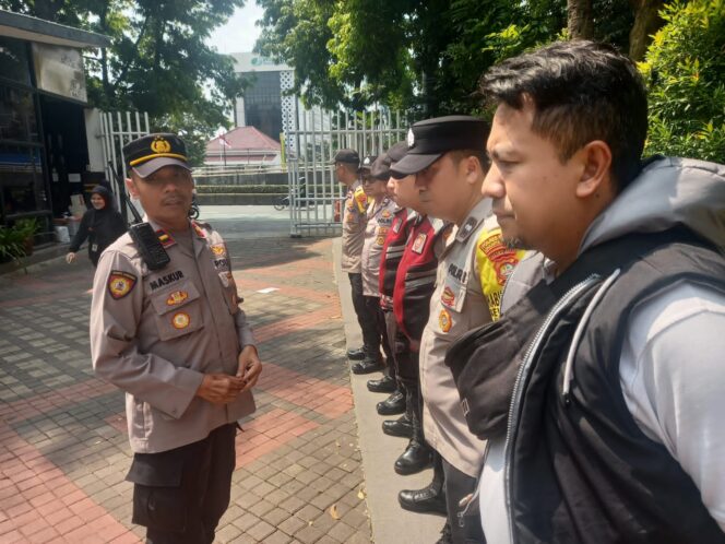 
					HMI Jaksel Demo di Kemensos, Polisi Lakukan Antisipasi Pengamanan
