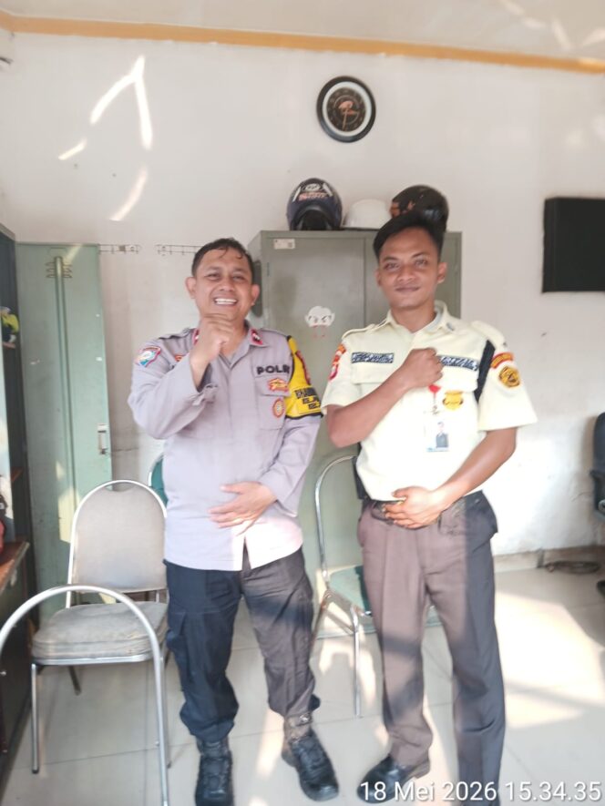 
					Bhabinkamtibmas Pegangsaan Perkuat Keamanan Kantor ESDM Lewat Patroli Dialogis