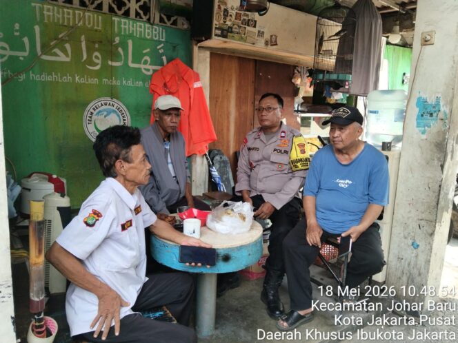 
					Bhabinkamtibmas, Pokdarkamtibmas dan Ketua RT Kompak Keliling Wilayah Jaga Johar Baru Tetap Kondusif