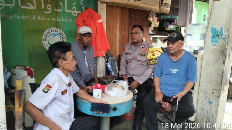 Bhabinkamtibmas, Pokdarkamtibmas dan Ketua RT Kompak Keliling Wilayah Jaga Johar Baru Tetap Kondusif