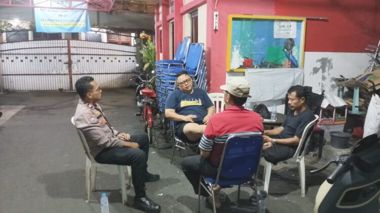Gang Sempit Tetap Dipantau, Polisi dan Warga Kampung Rawa Perkuat Satkamling Dini Hari