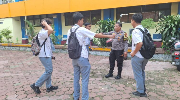 Upaya Preventif Bhabinkamtibmas Gelora Dalam Membina Pelajar SMAN 24 Jakarta Agar Terhindar dari Tawuran dan Kenakalan Remaja