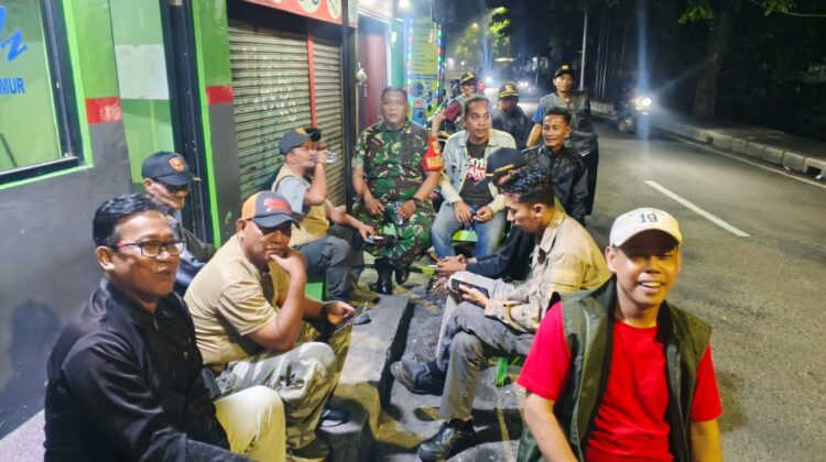 Koramil 06/Cakung Gelar Patroli Siskamling Demi Ciptakan Wilayah Aman dan Kondusif