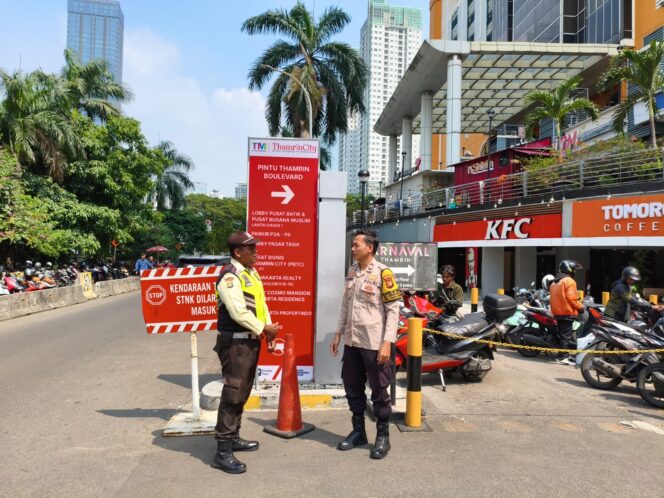 
					Giat Sambang Bhabinkamtibmas, Perkuat Sinergi Pengamanan di Pusat Perbelanjaan Thamrin City