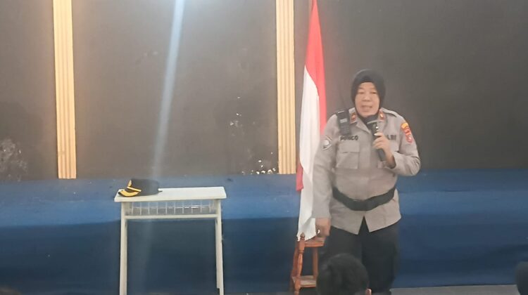 Cegah Kenakalan Remaja, Kanit Binmas Jadi Pembina Apel di Sekolah Hati Suci