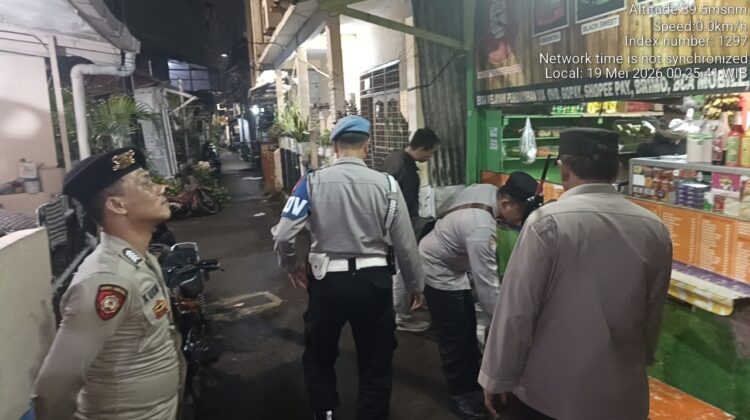 Polsek Metro Menteng Intensifkan Patroli Malam di RW 10 Menteng Tenggulun, Warga Diajak Jaga Kamtibmas