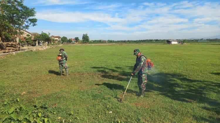 Jelang Penutupan TMMD Reguler ke-128 Kodim Pati, Pembersihan Lapangan Desa Gunungpanti Mulai Dilakukan