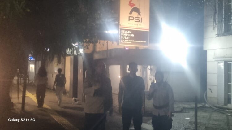 Kanit Binmas Bersama Bhabinkamtibmas Kampung Bali Laksanakan Patroli Dialogis dan Sambang Kantor DPP PSI