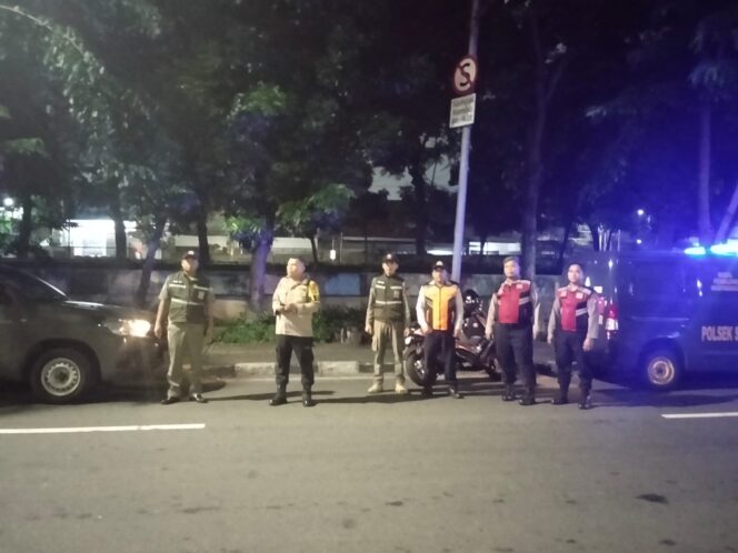 
					Kekompakan Tiga Pilar Sawah Besar, Patroli Gabungan Cipkon dan Penjagaan Area Publik Berlangsung Hingga Larut Malam