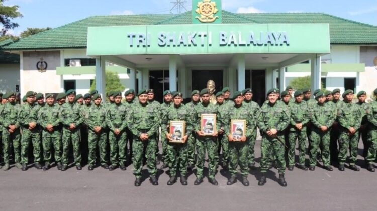 Prajurit Berprestasi Jajaran Brigif 6 Kostrad Terima Penghargaan