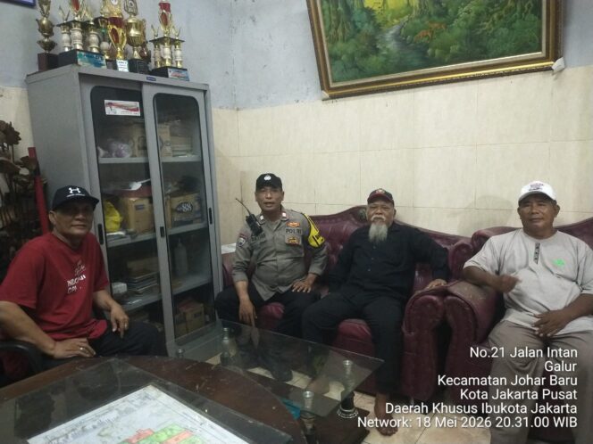 
					Nyala Pos Kamling RW 01 Galur Jadi Benteng Malam, Polisi dan Warga Kompak Jaga Wilayah