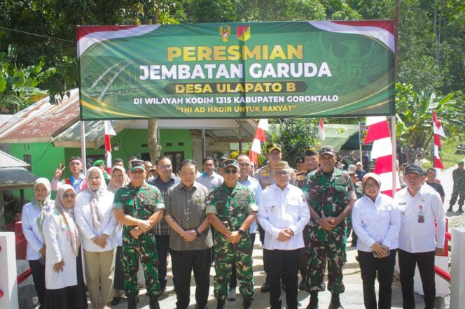 
					Jembatan Garuda Desa Ulapato B Resmi Terpakai Setelah Peresmian Pangdam XIII Merdeka Mayjen TNI Mirza Agus Hari Ini