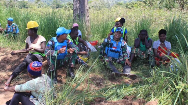 Prajurit Garuda INDORDB XXXIX-G MONUSCO Tebar Bakti Nyata di Pelosok Desa Boga Afrika