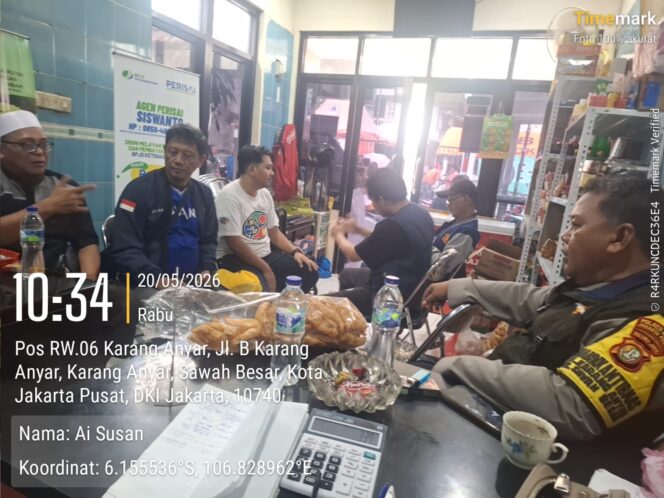
					Bhabinkamtibmas Karang Anyar Perkuat Sinergi dengan Warga, Bahas Antisipasi Curanmor dan Gangguan Kamtibmas