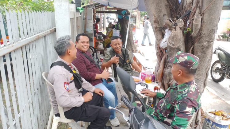 Bhabinkamtibmas dan Babinsa Sambangi Warga Kartini, Dorong Portal Gang untuk Cegah Curanmor