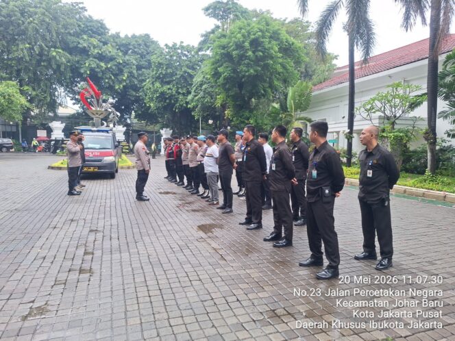 
					Polsek Johar Baru Gelar Apel Pengamanan Aksi Unras di Kantor BPOM, Tekankan Pelayanan Humanis