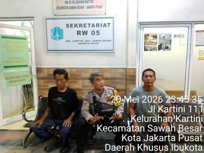 
					Sambang Malam Hari Bhabinkamtibmas Kartini Di Pos Satkamling RW 05, Perkuat Cooling System dan Kamtibmas