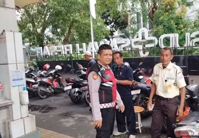 
					Patroli Jalan Kaki Dan Himbauan Unit Samapta Polsek Sawah Besar, Polisi Sosialisasikan Layanan 110