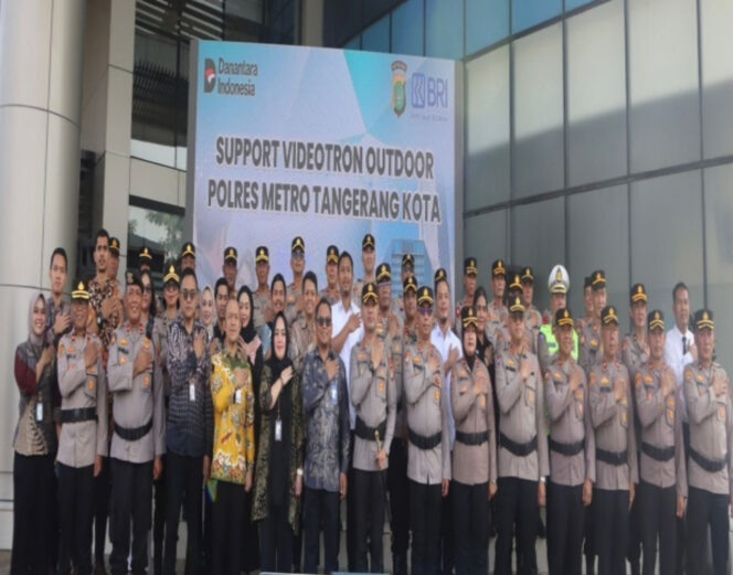 
					BRI Serahkan Videotron Outdoor kepada Polres Metro Kota Tangerang