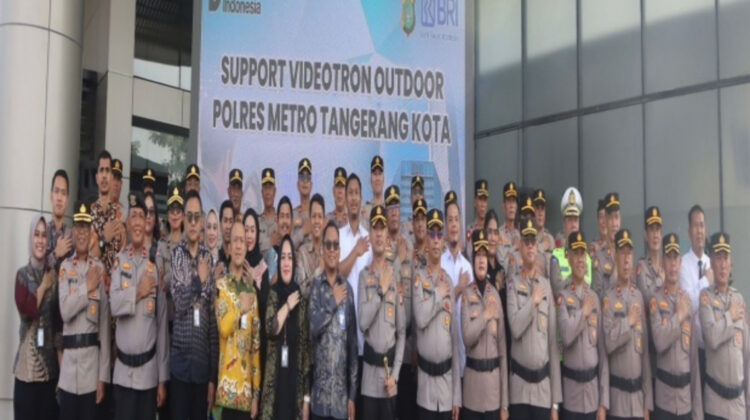 BRI Serahkan Videotron Outdoor kepada Polres Metro Kota Tangerang
