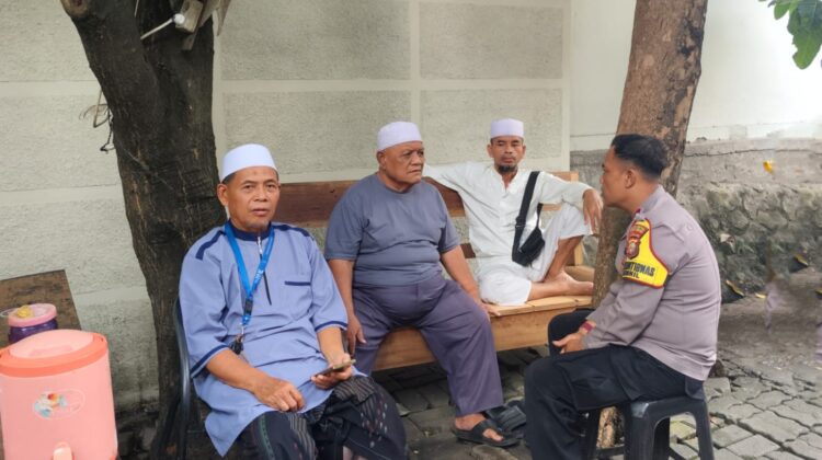 Cegah Gangguan Kamtibmas, Bhabinkamtibmas Bendungan Hilir Intensifkan DDS Sambang Lingkungan RT 04/06