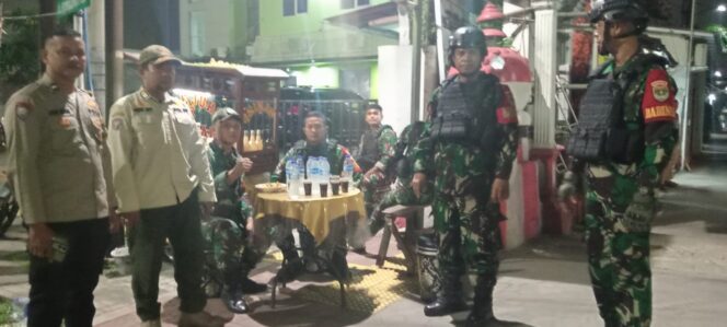 
					Perkuat Keamanan Wilayah, Koramil Jatinegara Gelar Patroli/Siskamling Keliling